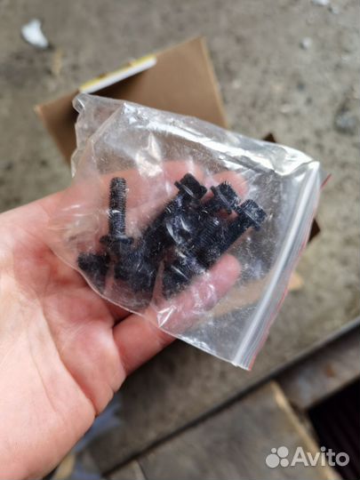 Помпа охлаждения (водяной насос ) Volvo