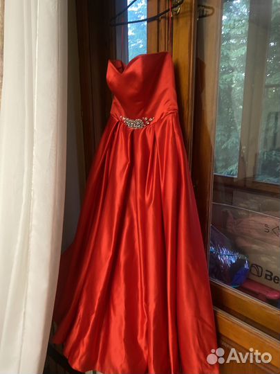Вечернее платье