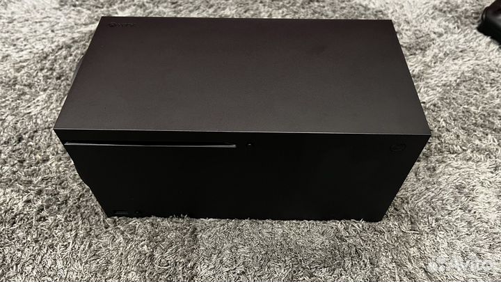 Игровая консоль приставка xbox Series X 1TB SSD