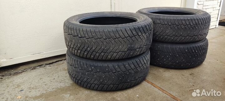 Yokohama IceGuard Stud IG65 215/55 R17 98T