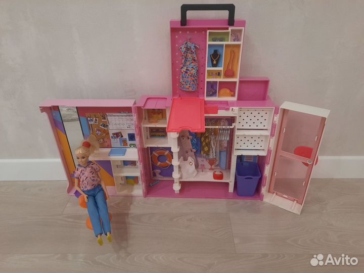 Игровой набор Mattel Barbie,гардероб мечты+ кукла