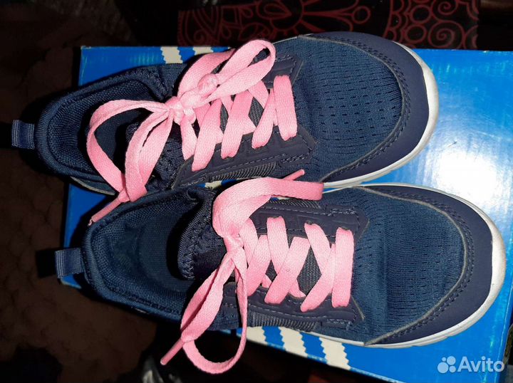 Кроссовки для девочки