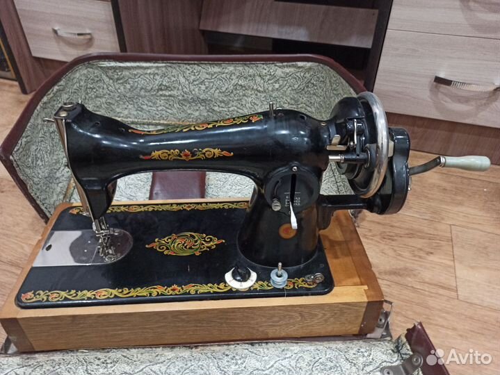 Швейная машина подольск ручная