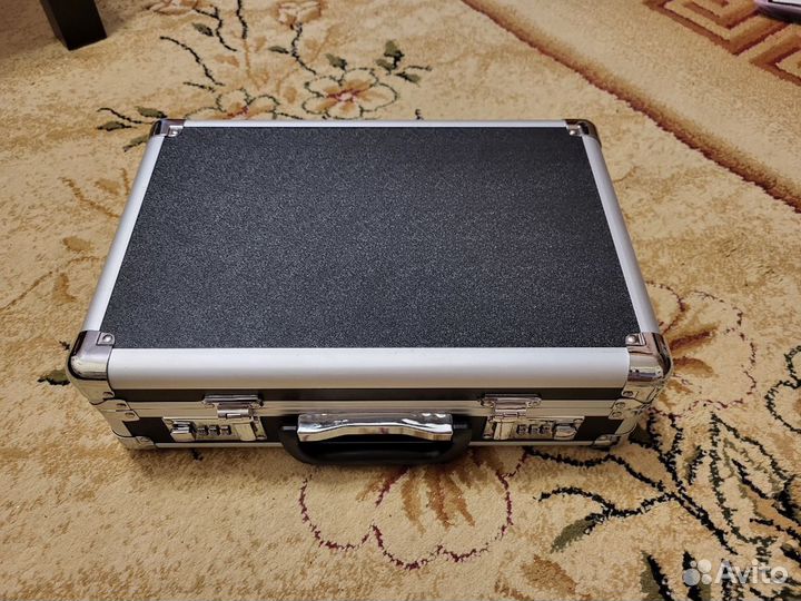 Кейс чемодан