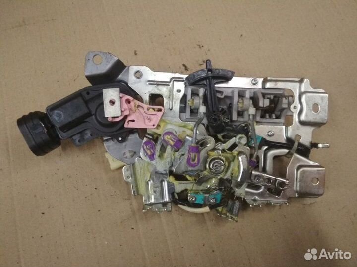 Ручка внутренняя задняя левая Toyota Sienna III