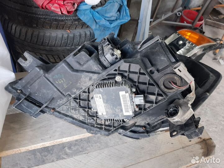 Фара правая ксенон Nissan Teana J31