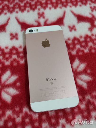 iPhone SE, 32 ГБ