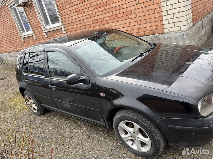 Volkswagen Golf 1.4 МТ, 2003, 300 000 км