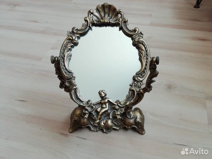 Антикварное зеркало