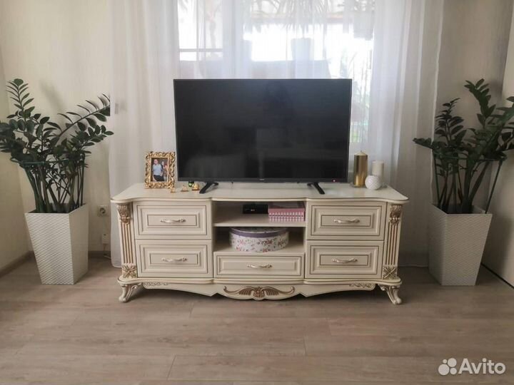 Тумба под телевизор