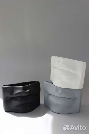 Кашпо из скульптурного гипса