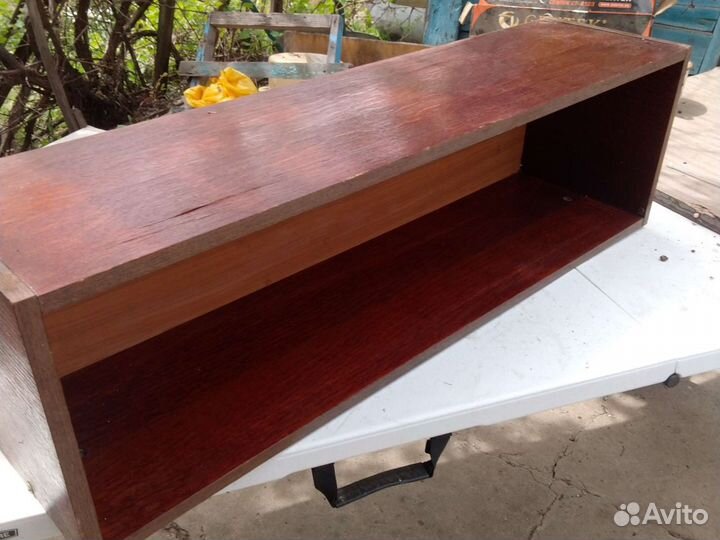 Полка книжная настенная