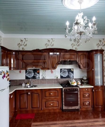 Дом 180 м² на участке 5 сот.