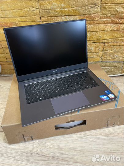 Ноутбук Honor мощный с коробкой