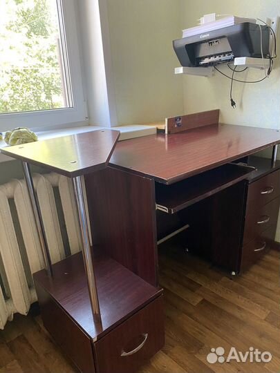 Письменный стол