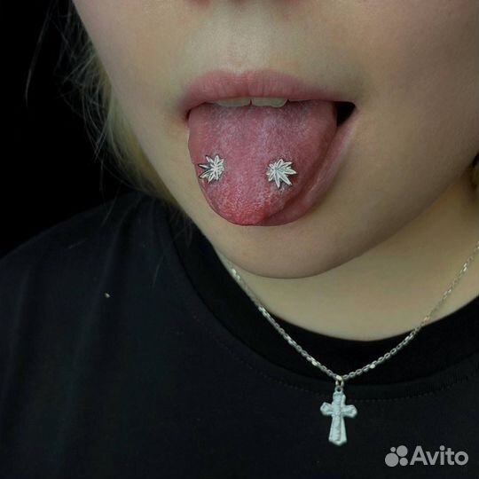 Любой пирсинг с украшением