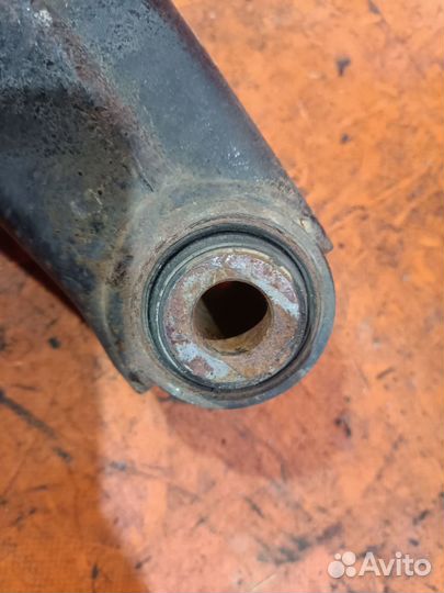 Рычаг задний нижний Mitsubishi Pajero V65W