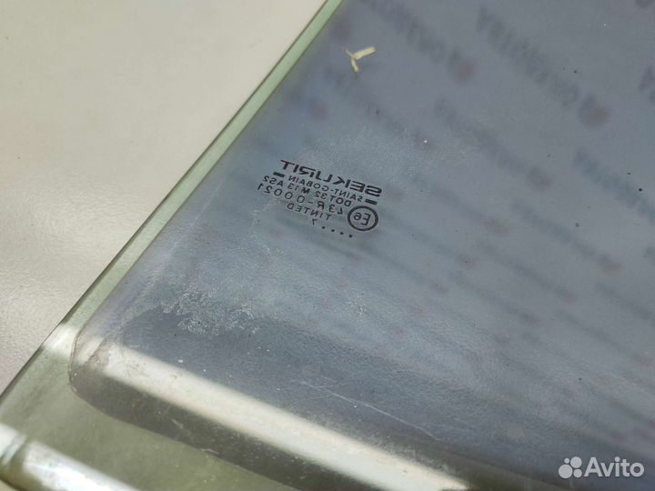 Стекло двери заднее правое Ford Mondeo 2 (BAP) 96г