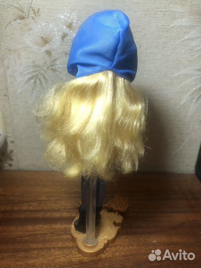 Ever After High Блонди Локс через лес