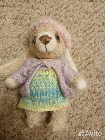 Зайцы ручная работа