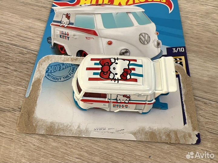 Машинка hello kitty hot whels
