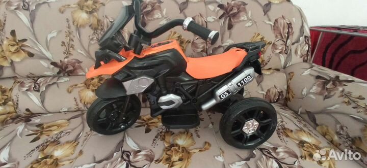 Детский квадроцикл на аккумуляторе