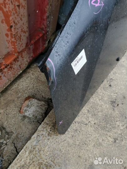 Капот Toyota Noah AZR65