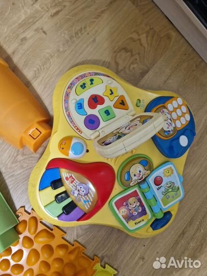 Развивающий столик fisher price