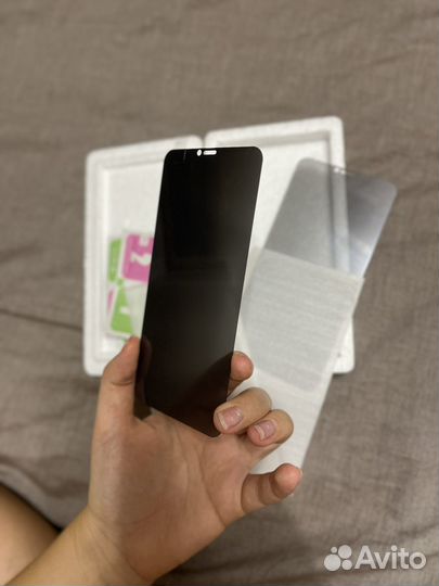 Защитное стекло на 11 про макс антишпион