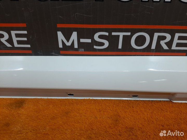 Накладка на порог левая Mercedes-Benz C-Class W204