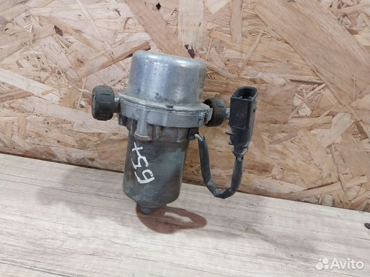 Вакуумный насос тормозной системы VW Passat B5