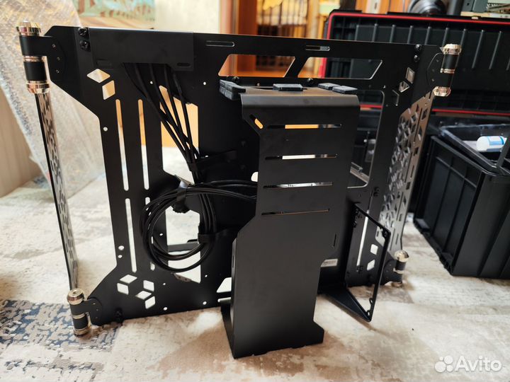 Корпус CoolerMaster MasterFrame 700