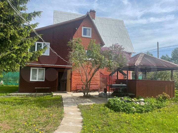 Дом 195 м² на участке 12 сот.