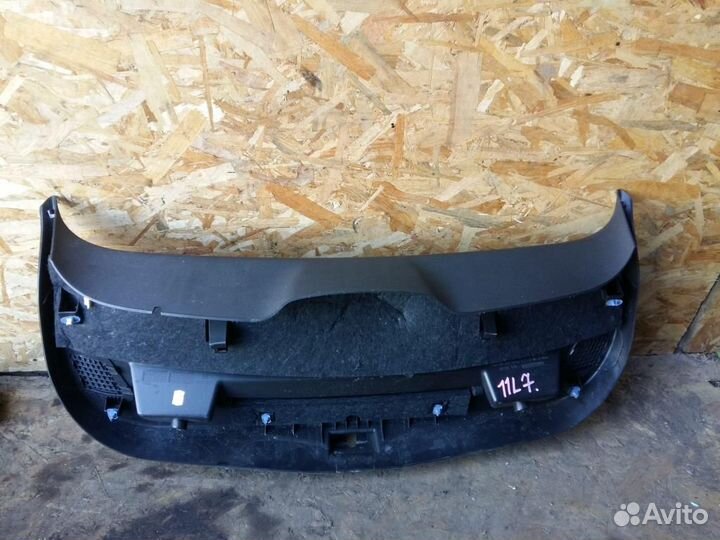 Обшивка двери багажника Opel Astra J 2010-2017