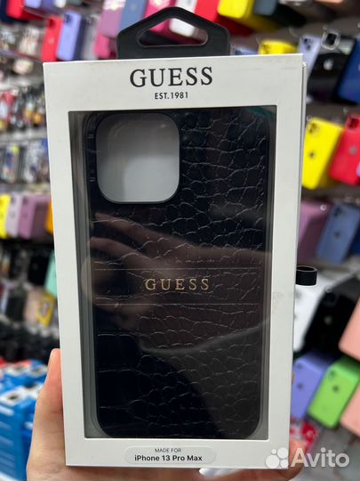 Чехол Guess на iPhone