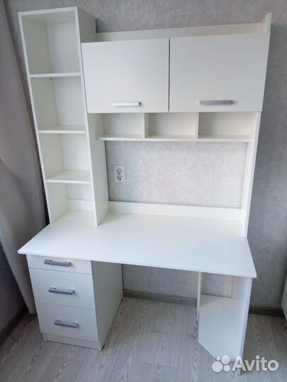 Компьютeрный cтол