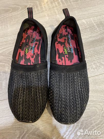 Скетчерсы женские