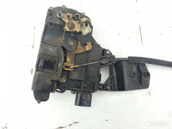 Замок двери передний левый VW Bora/Golf 4/Jetta 4