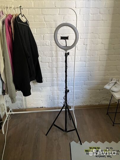 Кольцевая лампа со штативом