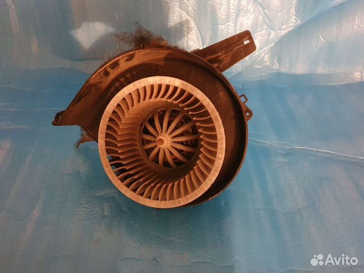 Мотор печки Шкода Рапид Поло