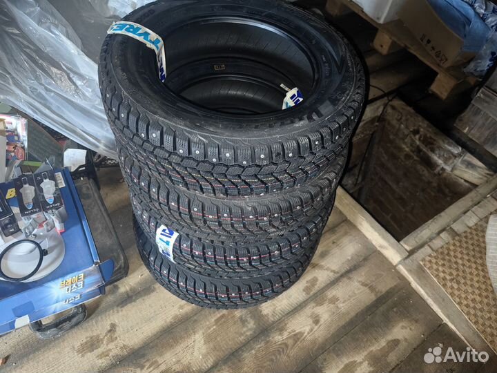 Viatti Brina Nordico V-522 185/65 R15