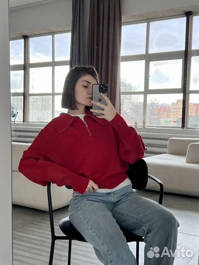 Свитер красный