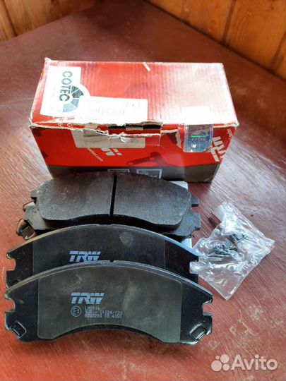 Колодки тормозные передние (Mitsubishi)