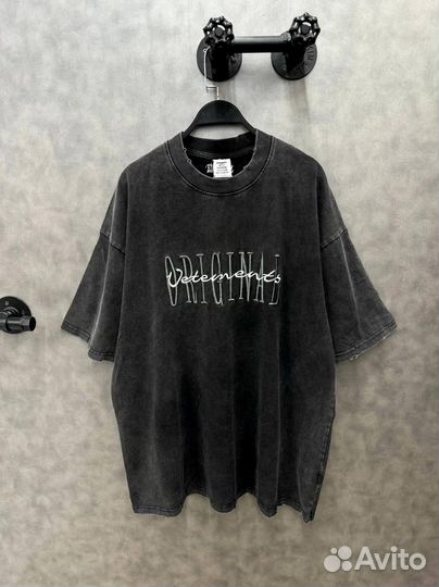 Шикарная футболка Vetements хит сезона