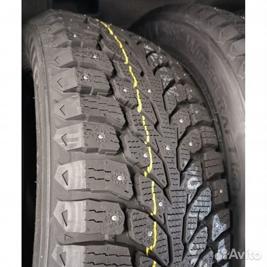 Kumho WinterCraft Ice Wi32 235/50 R18 101T