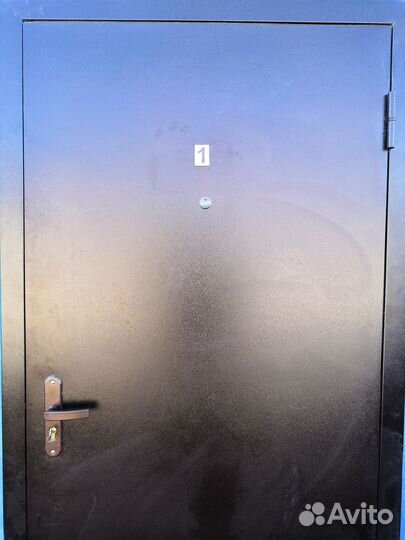 Дверь входная металлическая