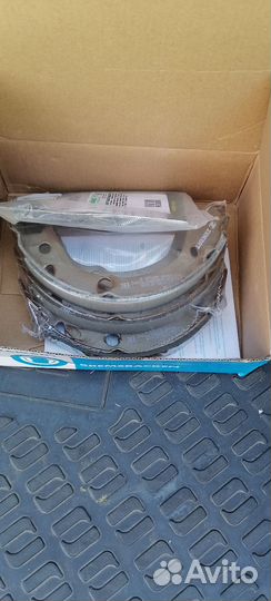 Тормозные колодки ручника