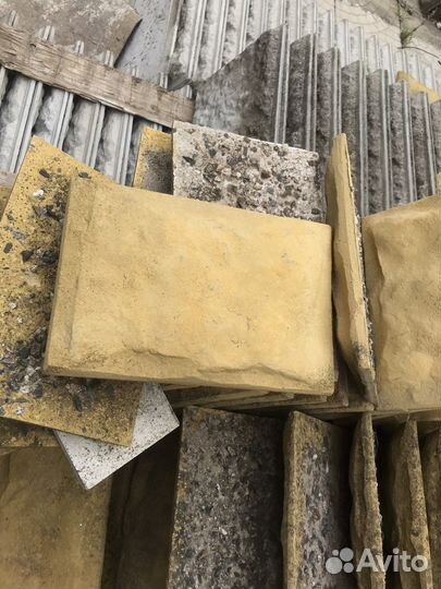 Облицовка цоколя дикий камень