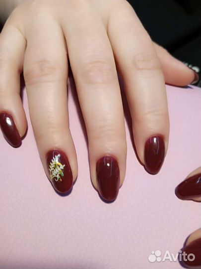 Маникюр и педикюр