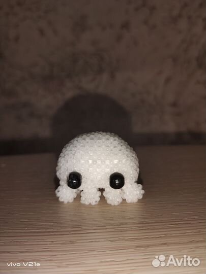 Амигуруми из бисера осьминог 3,5 см*2,5 см